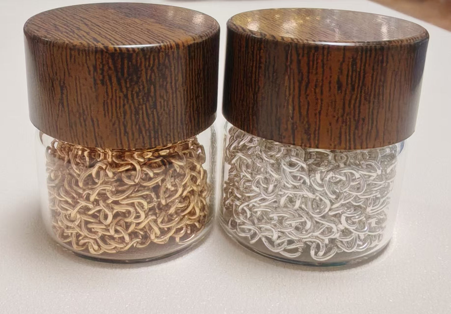 チェーンと丸ピン（10ｍｌガラス瓶でつめつめ）