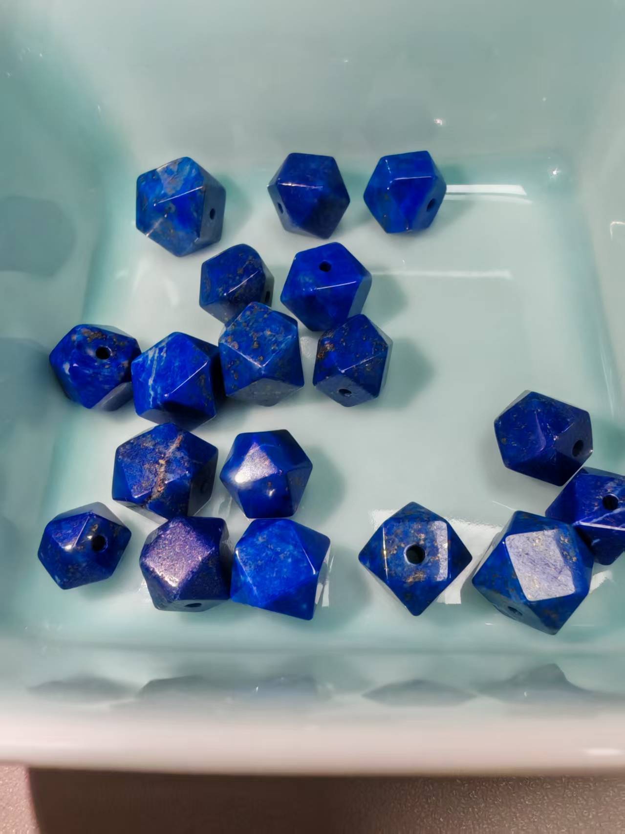 天然石原石ビーズと色んな形石