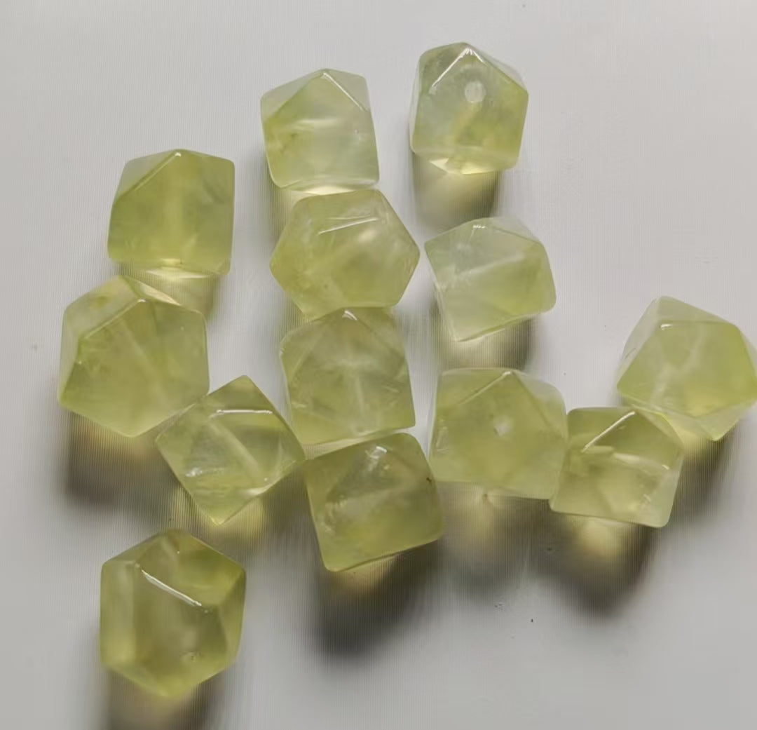 天然石原石ビーズと色んな形石