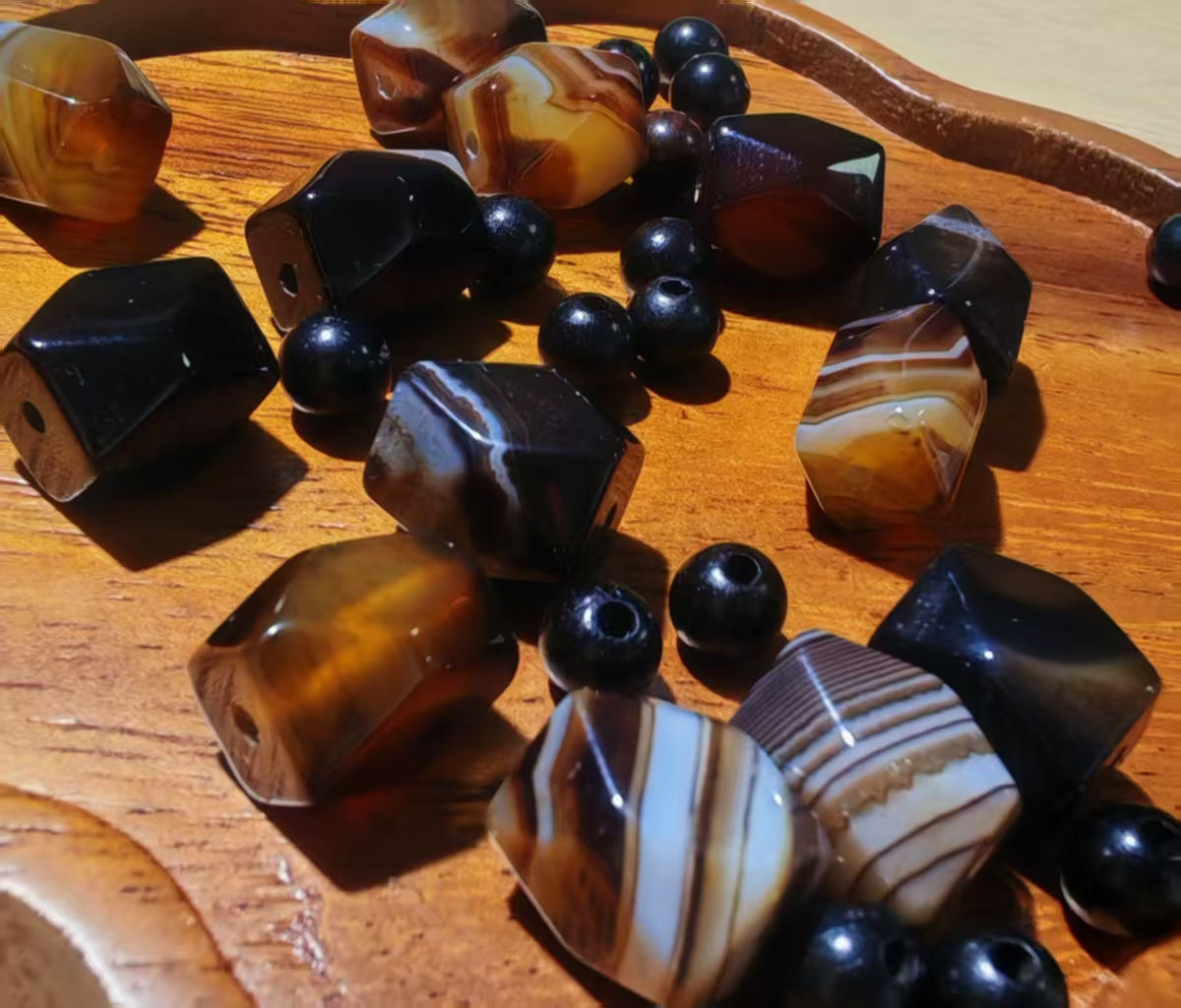 メノウビーズと木ビズ