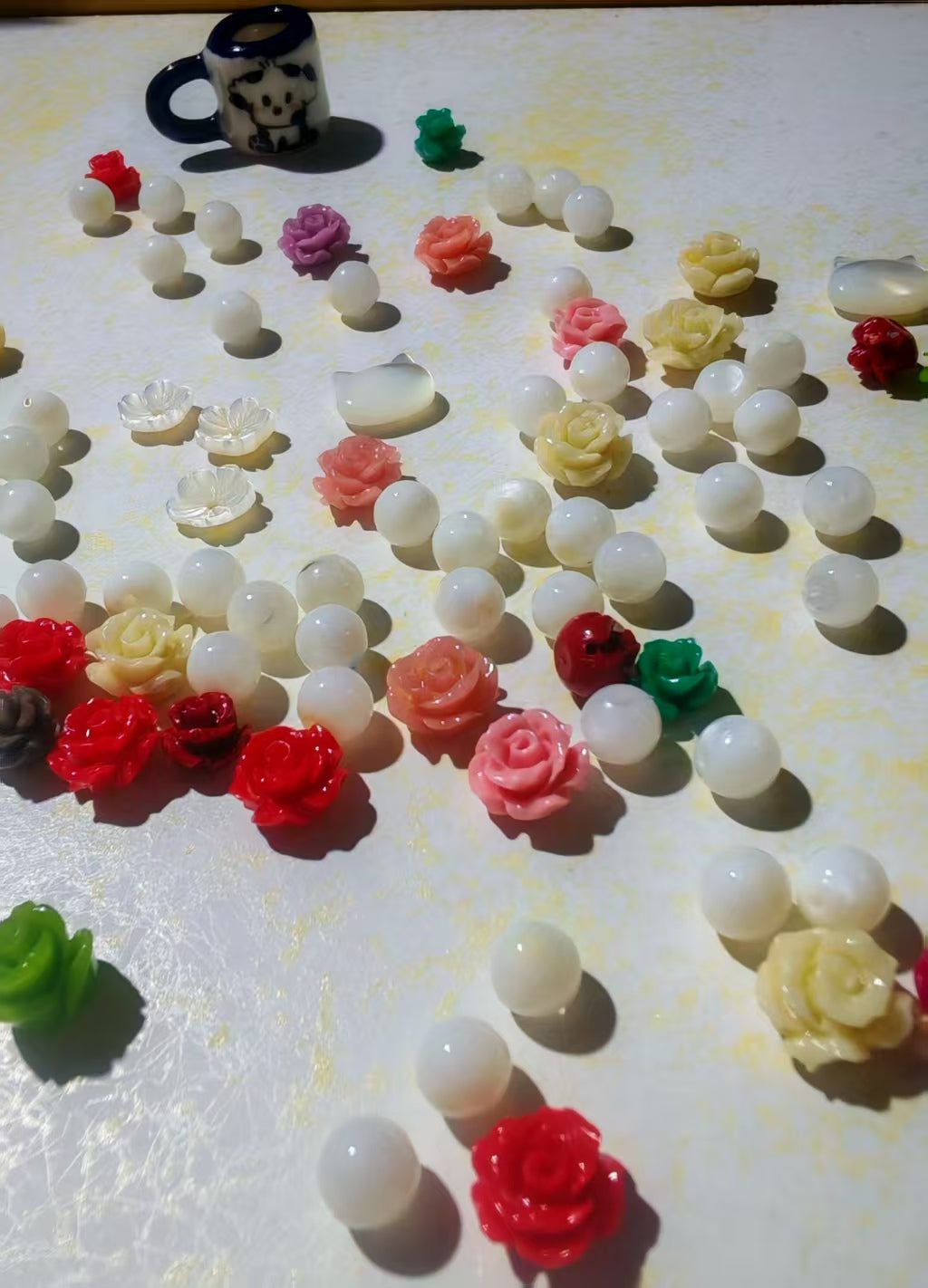 貝光花結び｜貝殻ビーズ×バラ×かわいいハンドメイド素材